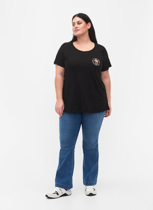 T-Shirt aus Baumwolle mit Aufdruck, Black W. Chest print, Model image number 2