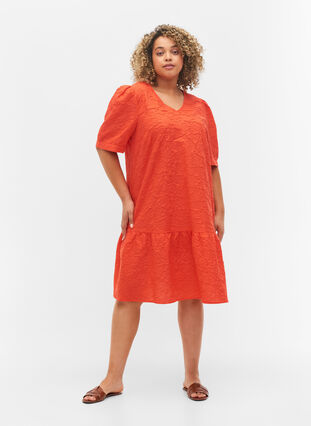 Strukturiertes Kleid mit kurzen Puffärmeln, Mandarin Red, Model image number 2