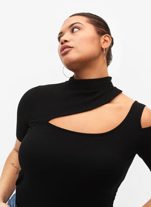 Kurzärmelige Bluse mit Cut-Out, Black, Model image number 2
