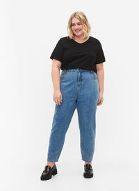 Cropped Mille Jeans mit hoher Taille, Light blue denim, Model