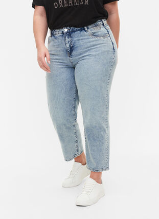 Cropped Vera Jeans mit Nieten, Light blue denim, Model image number 2