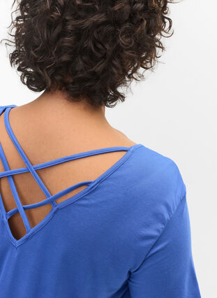 Kurzarm Kleid aus Viskose mit Rückendetail , Dazzling Blue, Model image number 2