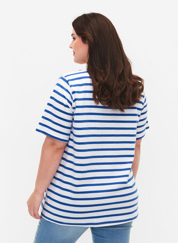 Gestreiftes T-Shirt aus Baumwolle, Blue Stripes, Model image number 1