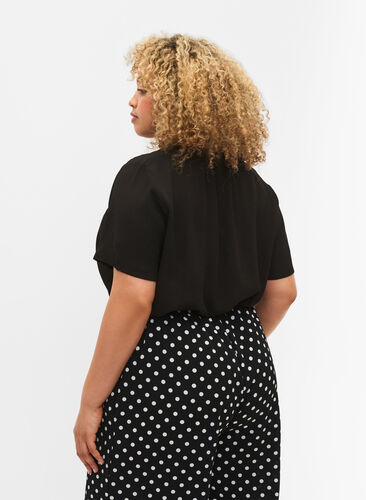 Bluse mit kurzen Ärmeln und V-Ausschnitt, Black, Model image number 1