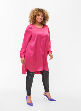 Langes glänzendes Hemd mit Einschnitt, Pink Flambé, Model image number 2