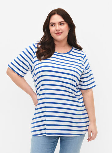 Gestreiftes T-Shirt aus Baumwolle, Blue Stripes, Model image number 0