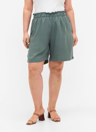 Lockere Shorts aus Viskose, Balsam Green, Model image number 2