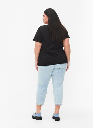 Cropped Mille Mom Jeans mit Print, Light blue denim, Model image number 1