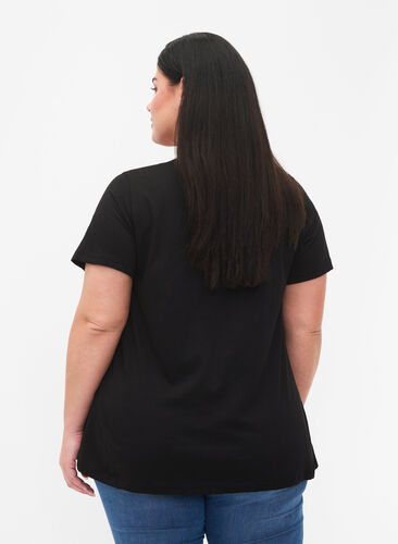 T-Shirt aus Baumwolle mit Aufdruck, Black W. Chest print, Model image number 1