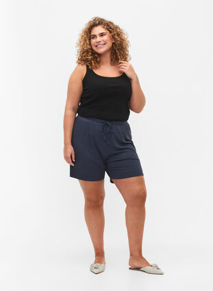 Lockere Shorts aus Viskose mit Ripp, Umbre Blue, Model image number 3