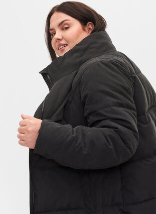 Kurze Winterjacke mit Reißverschluss und hohem Kragen, Black, Model image number 2