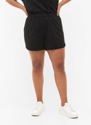 Einfarbige Shorts mit Taschen, Black, Model image number 2