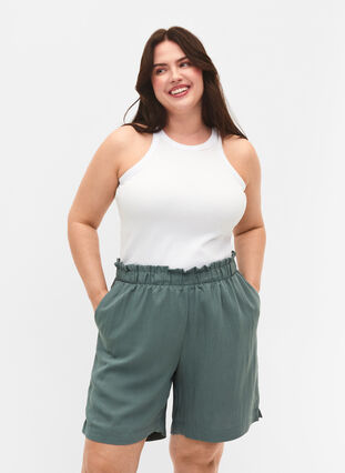 Lockere Shorts aus Viskose, Balsam Green, Model image number 0