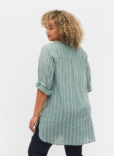Gestreiftes Shirt mit V-Ausschnitt, Balsam Green Stripe, Model image number 1